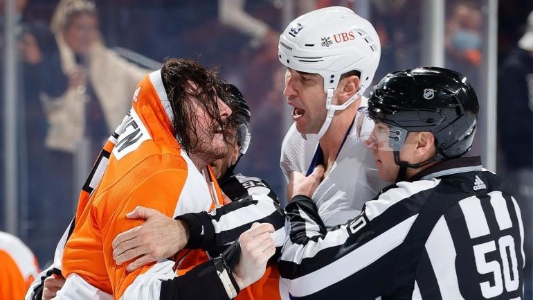 zdeno-chara-zack-macewen.jpg