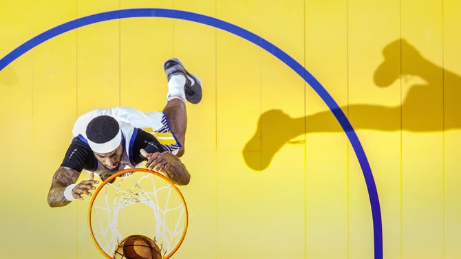 Gary Payton II overhead dunk