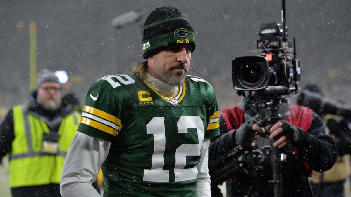Aaron Rodgers spent time with Packers brass following playoff exit to discuss team's 2022 outlook, per report - CBS Sports