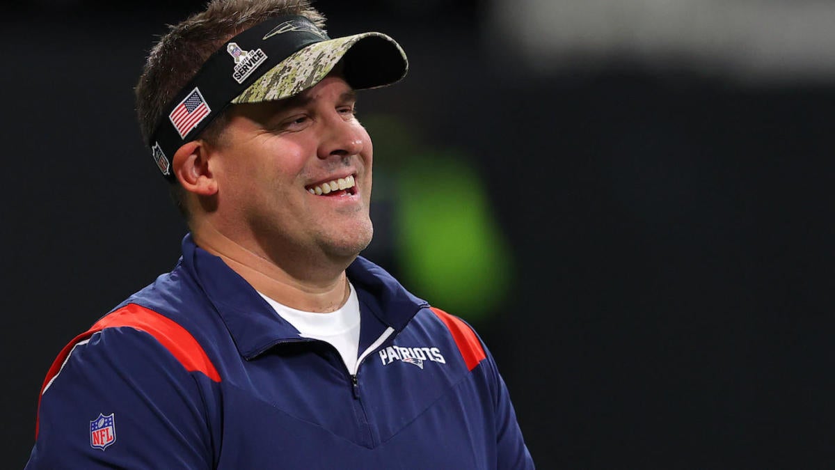 Josh McDaniels will reportedly remain Raiders coach after 2-7 start