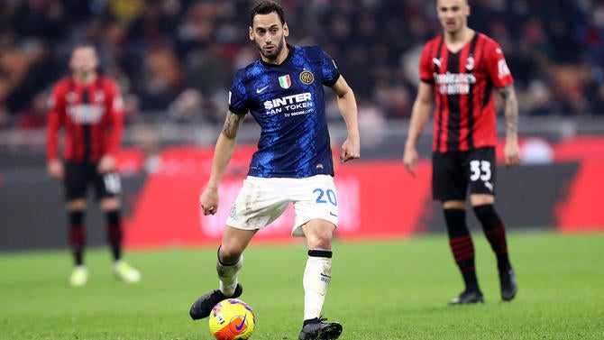 hakan-calhanoglu-inter-milan.jpg