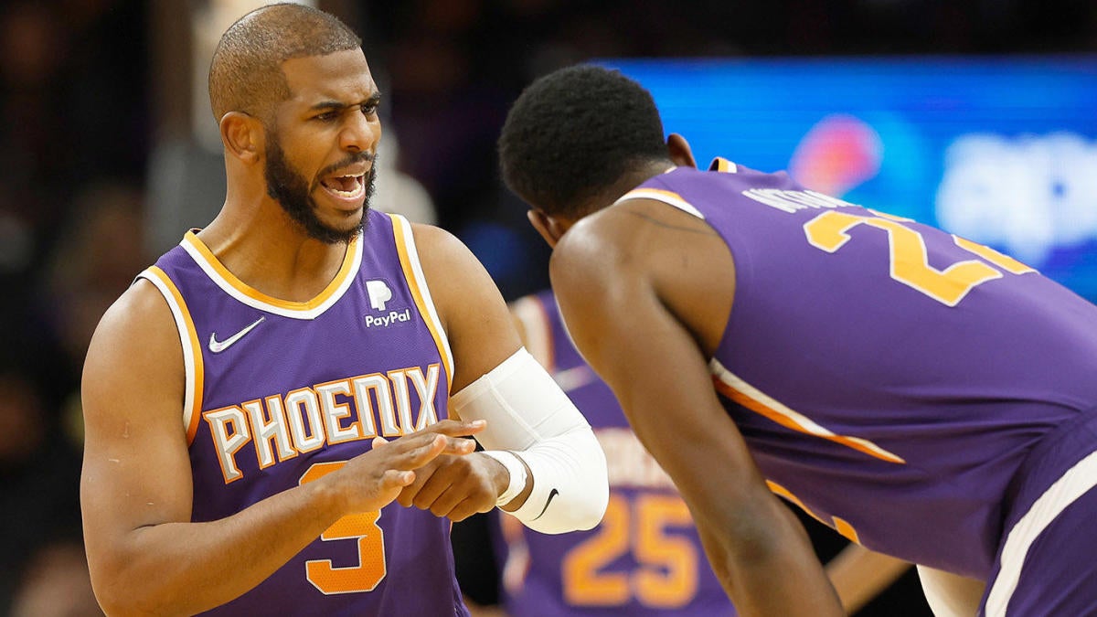 Chris Paul injury update: Suns star to have MRI after hurting hand in final game before All-Star break