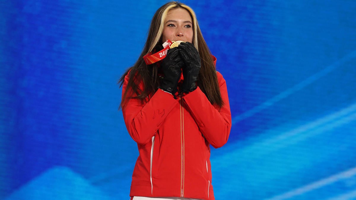China's Eileen Gu Strikes Freeski Big Air Gold at Beijing Winter Olympics -  News18