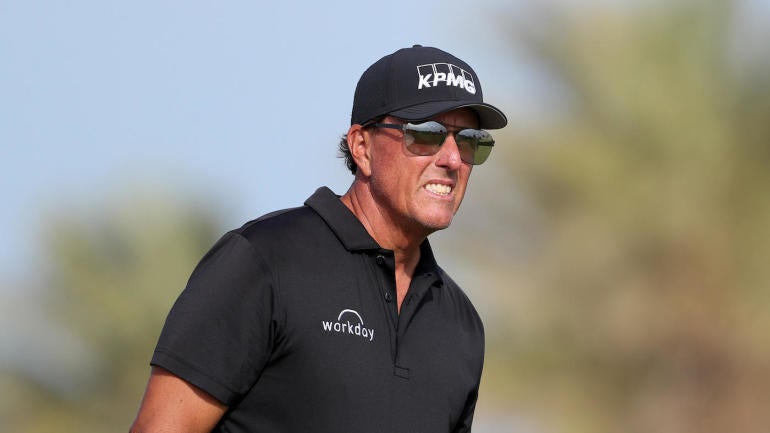 mickelson-2022-saudi.jpg