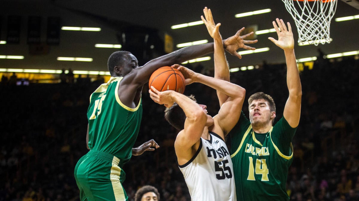 UC Irvine vs. Cal Poly odds, line: 2023 college basketball picks, Feb ...