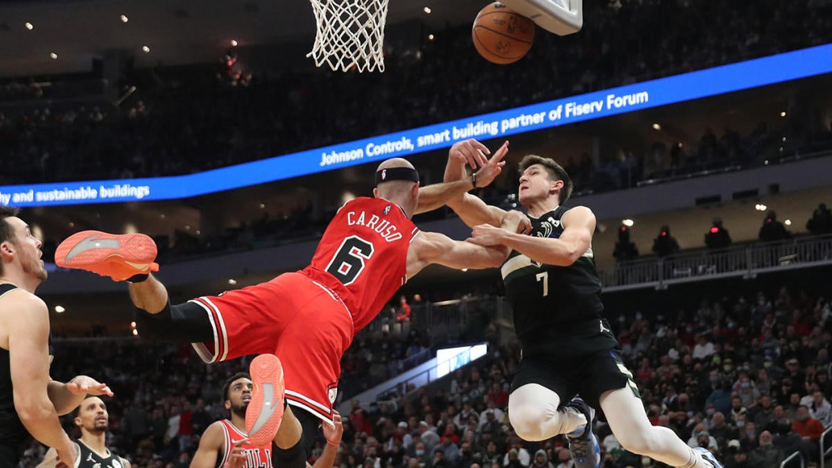 Bucks Grayson Allen serenaded by boos in first game in Chicago