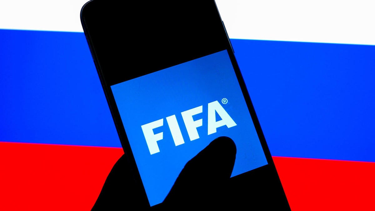 FIFA to let foreign soccer players and coaches in Russia and Ukraine temporarily break contracts