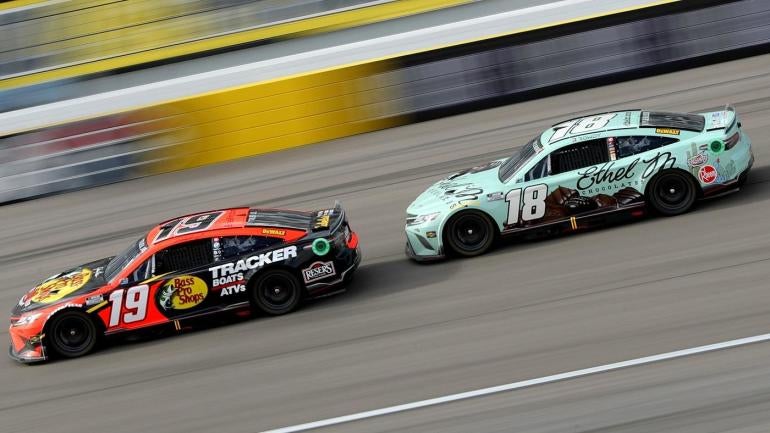 Martin Truex Jr. Kyle Busch 2022 NASCAR Cup Series