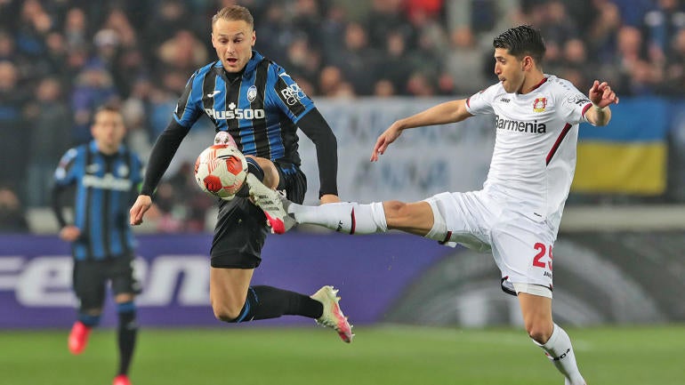 teun-koopmeiners-atalanta-bc-exequiel-palacios-bayer-04-leverkusen.jpg