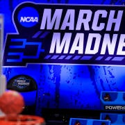 2022 NCAA Tournament bracket: College basketball scores, March Madness,  Elite Eight, TV schedule, live stream - CBSSports.com