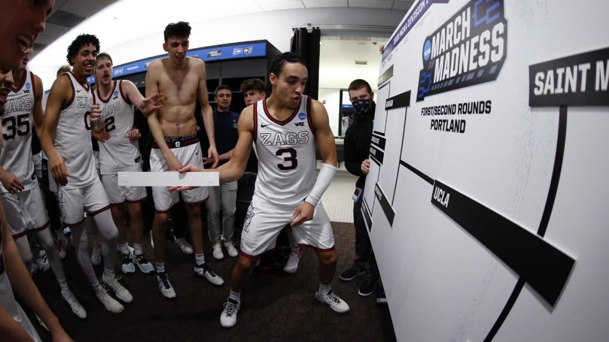 March Madness 2022: Our experts reset their NCAA Tournament bracket picks with updated Sweet 16 predictions – CBS Sports
