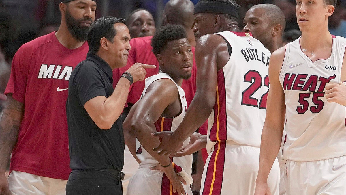 Heat's Jimmy Butler, Udonis Haslem, Erik Spoelstra separated during  argument in loss to depleted Warriors - CBSSports.com
