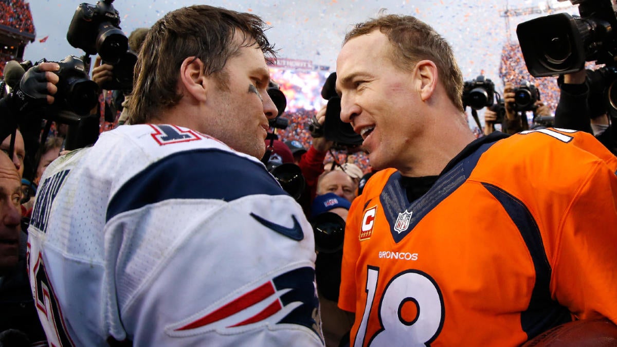 Tom Brady and Peyton Manning Face Off T-Shirt