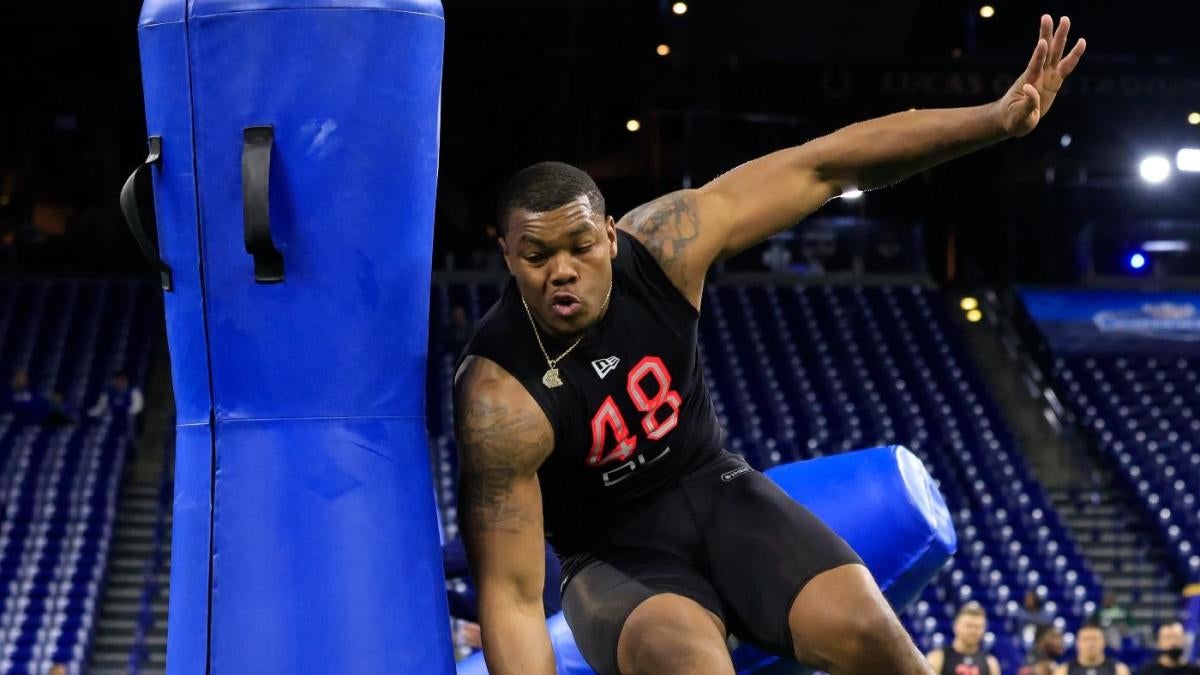 2022 NFL Draft: Projecting Aidan Hutchinson and Kayvon Thibodeaux, who  should be favored to be the No. 1 overall pick?, NFL and NCAA Betting  Picks