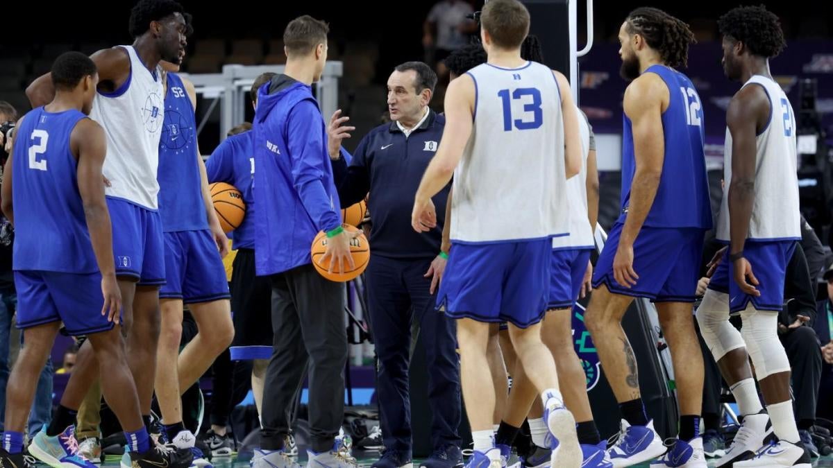 Duke vs. UNC di Final Four sama besarnya dengan bola basket perguruan tinggi, bahkan jika pelatih dan pemain meremehkannya