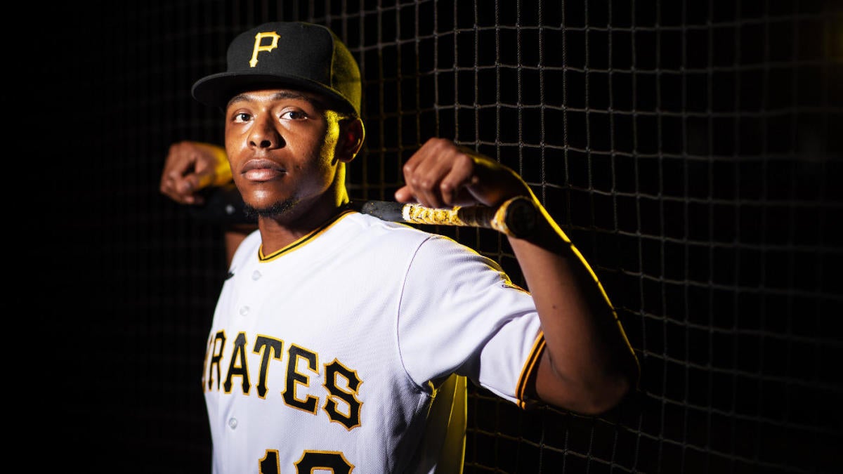 Ke'Bryan Hayes of the Pittsburgh Pirates looks on against the News Photo  - Getty Images