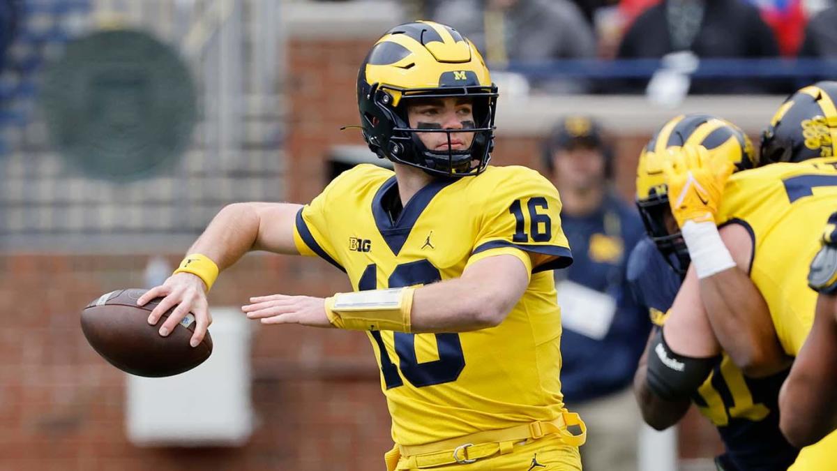 Colin Kaepernick shines during halftime of Michigan's Spring game, Sports