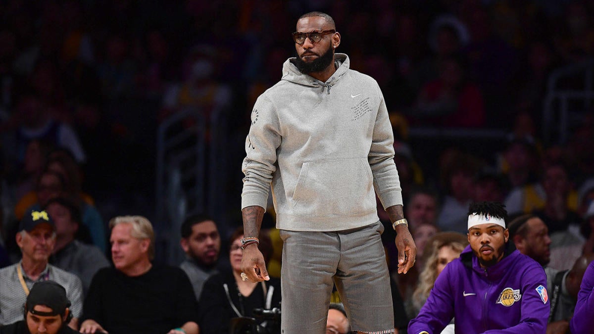 Lakers kalah lagi saat LeBron James duduk vs. Nuggets dengan cedera pergelangan kaki, harapan bermain semakin memudar