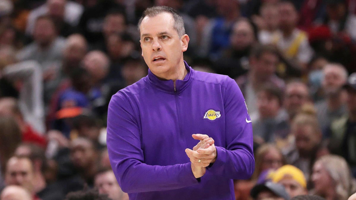 Kursi panas pelatih NBA: Frank Vogel dari Lakers, Quin Snyder dari Jazz merasakan tekanan saat musim reguler berakhir