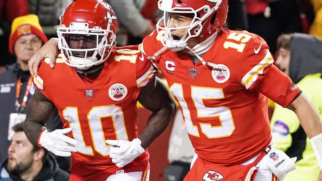 Tyreek Hill's Comment About Russell Wilson, Patrick Mahomes Going