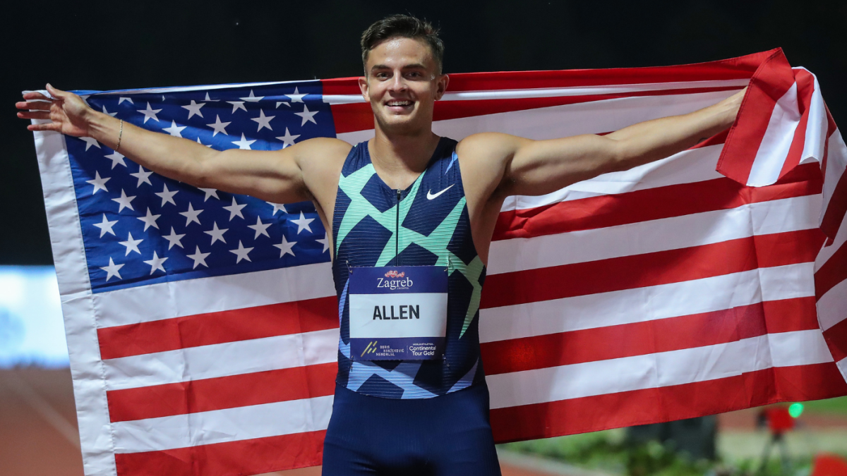 Philadelphia Eagles wide receiver Devon Allen (39) warms up before a NFL  preseason football game against the Miami Dolphins, Saturday, Aug. 27,  2022, in Miami Gardens, Fla. (AP Photo/Lynne Sladky Stock Photo - Alamy