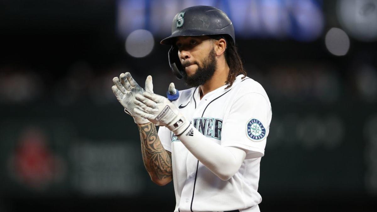 Mariners extend J.P. Crawford's contract in exchange for $51