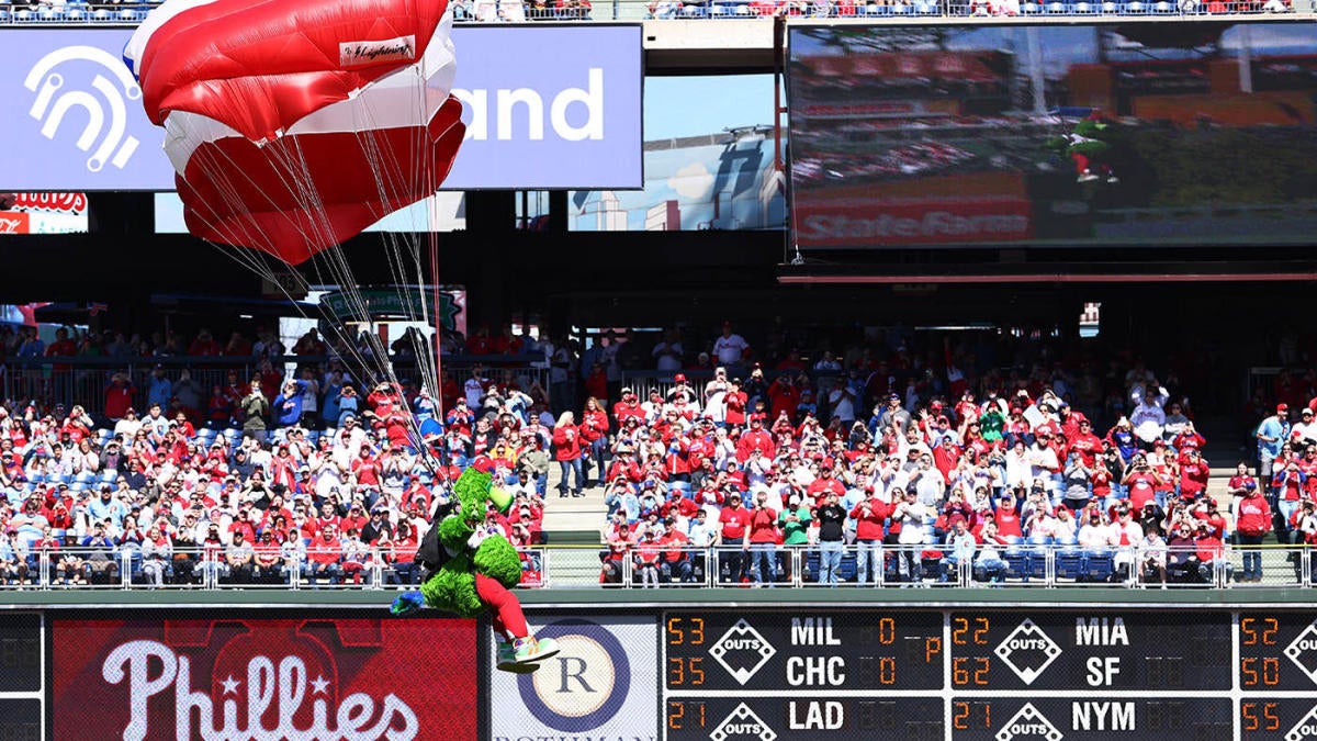 Phillie Phanatic may return to old design following settlement, per report   Phillies Nation - Your source for Philadelphia Phillies news, opinion,  history, rumors, events, and other fun stuff.