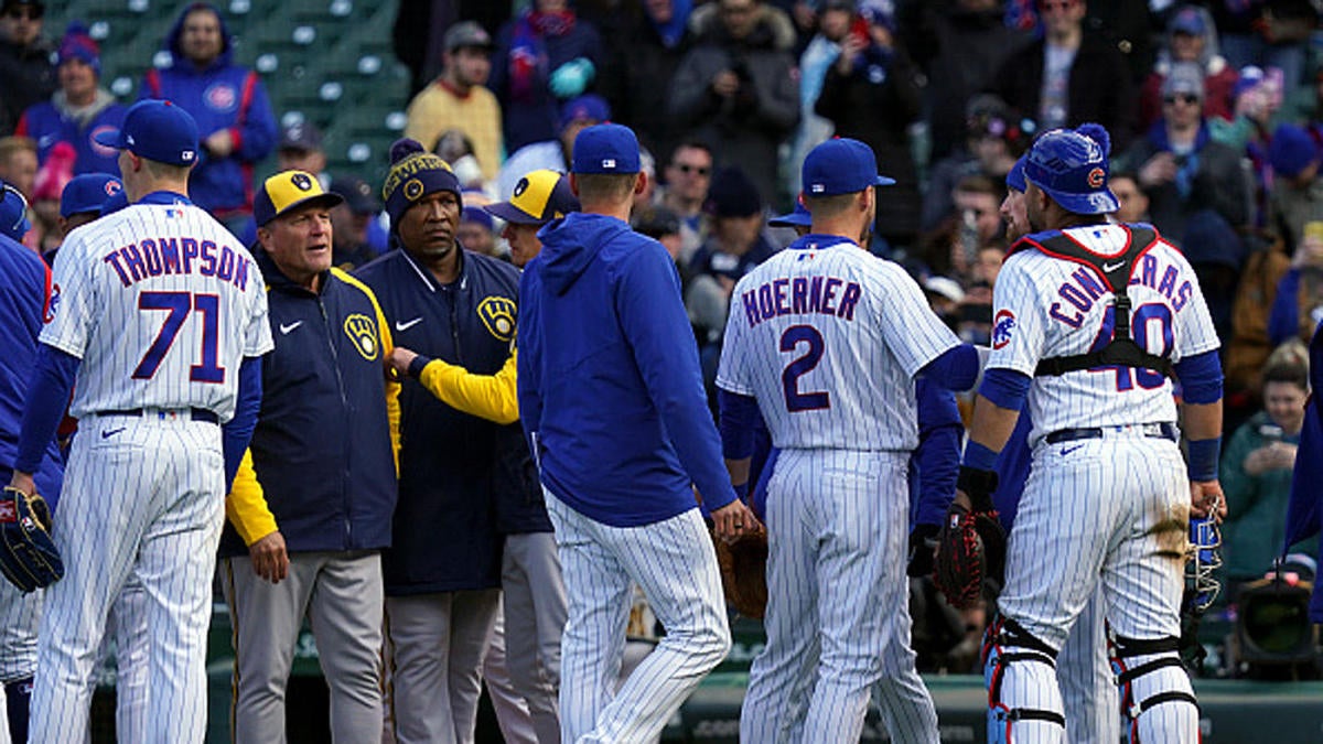 MLB teams honor Jackie Robinson 76 years after he broke the color barrier -  CBS New York