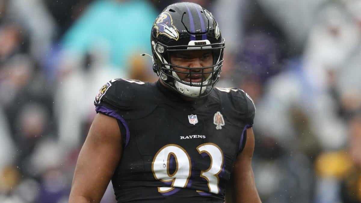 Agen bebas NFL 2022: Ravens menandatangani kembali tekel defensif veteran Calais Campbell dengan kontrak dua tahun