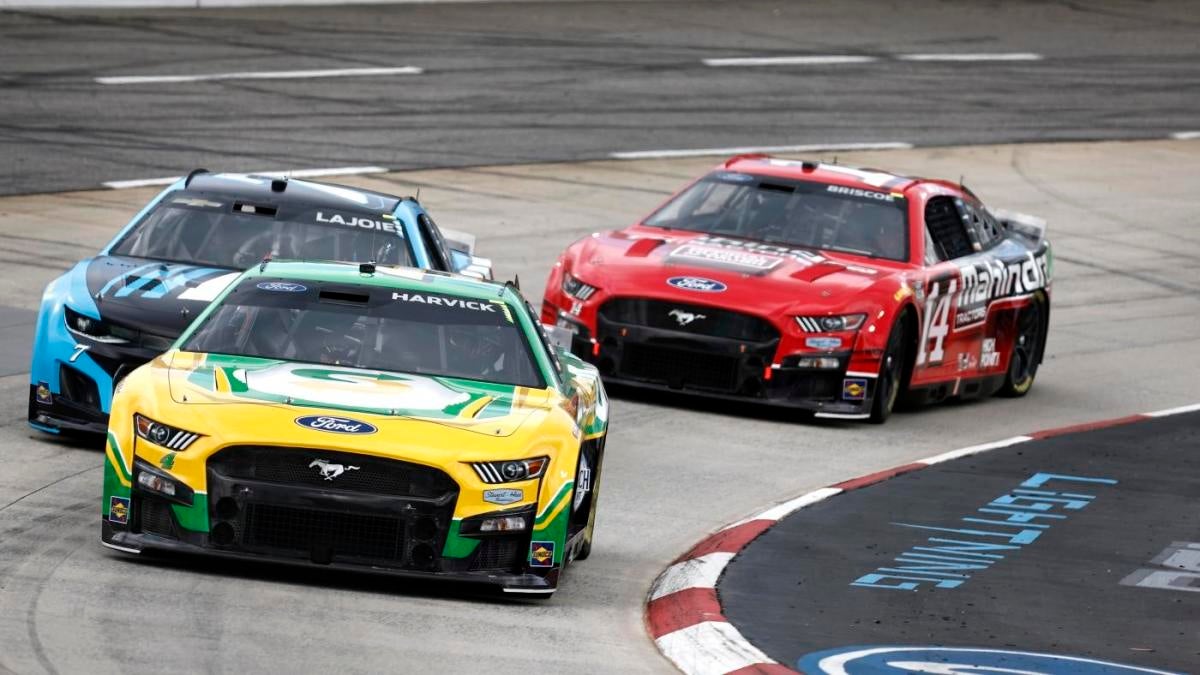 Nascar Crash Course Martinsville Speedway Shows Its Age With Latest Snoozer Cbssports Com