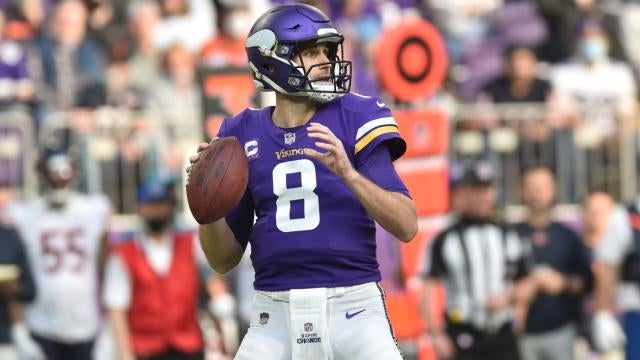 Kirk Cousins spotted wearing a fancy new helmet at OTAs