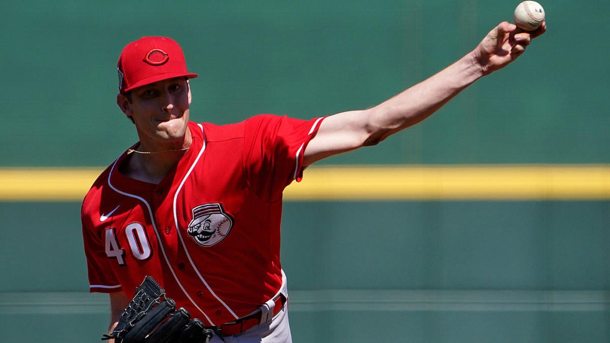 Cincinnati Reds starting pitcher Nick Lodolo (40) in action during