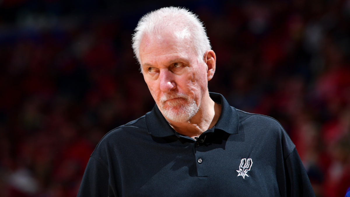 Gregg Popovich de los Spurs se niega a abordar el futuro del entrenador después de la derrota del play-in, llama a la pregunta 'inapropiada'