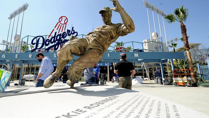 jackie-robinson-statue-getty.jpg