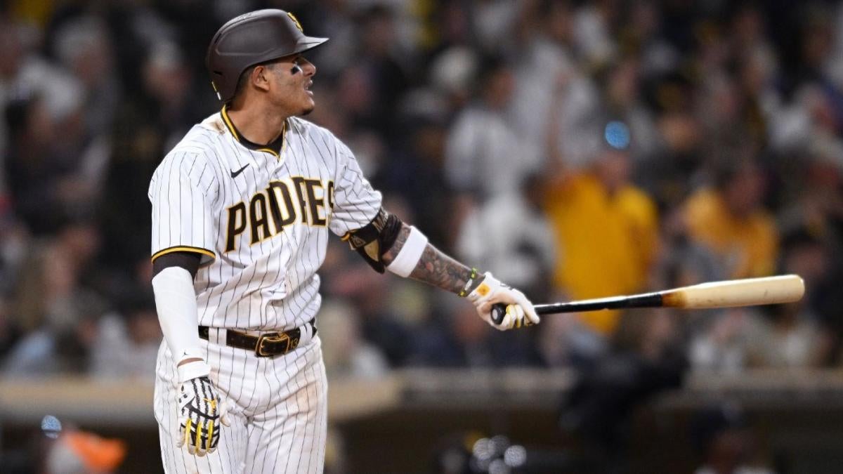 Padres' Manny Machado records five hits, including first home run