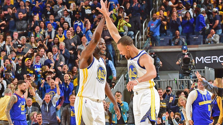 draymond-green-stephen-curry-warriors-getty.jpg