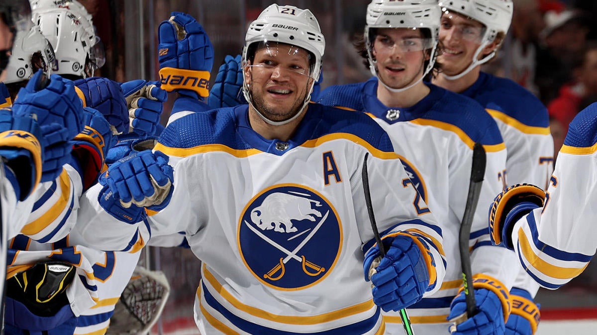 Sabres win fifth straight behind Kyle Okposo's hat trick