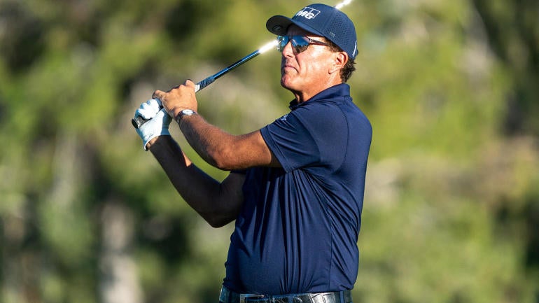 phil-mickelson-usatsi-navy-2022.jpg