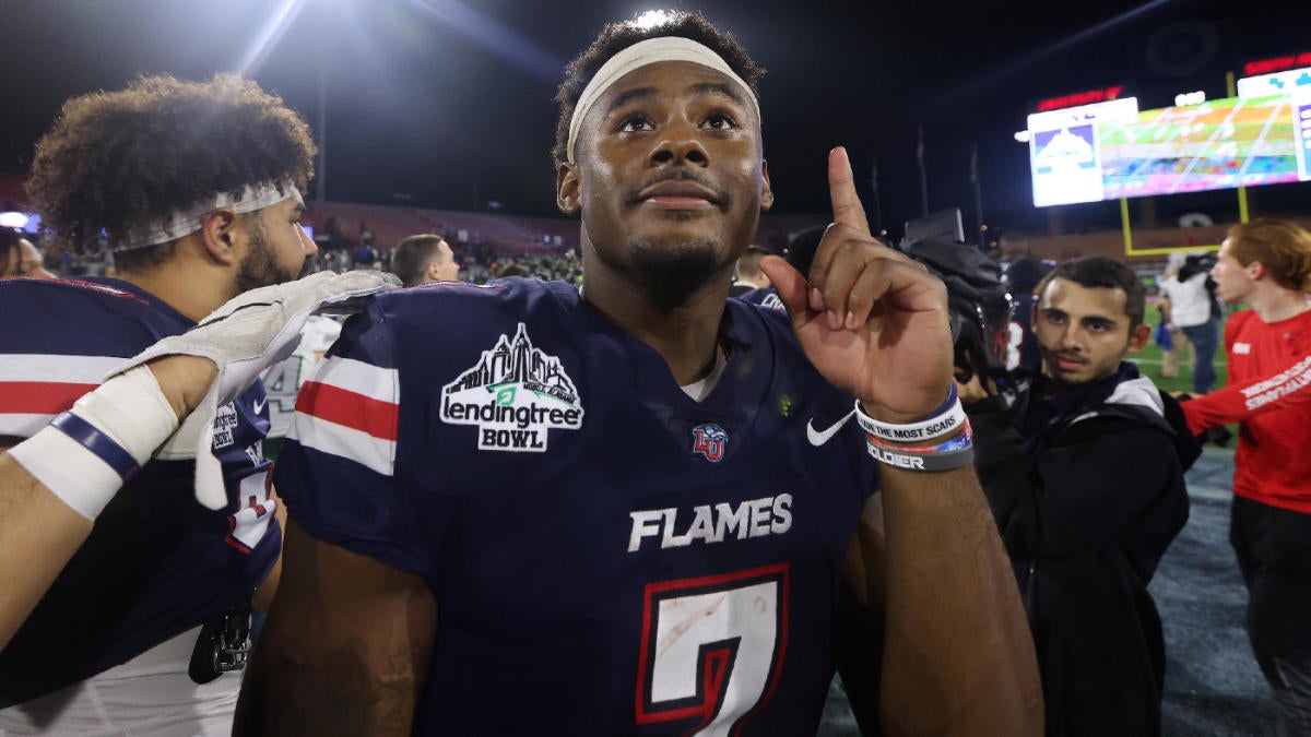 NFL Draft 2022 LIVE UPDATES: Jameson Williams, Evan Neal, Jermaine Johnson  buzz; QB watch; Giants, Seahawks, Eagles, Browns trade rumors 