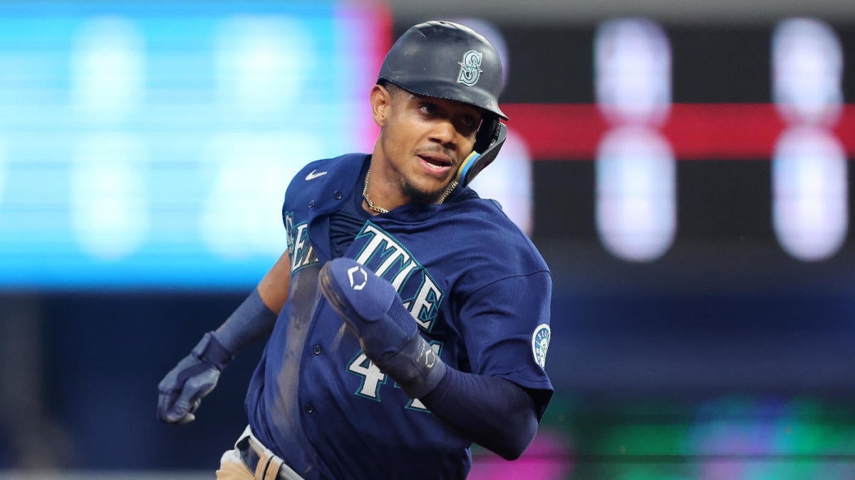 Julio Rodríguez homers, Mariners lose to Padres in spring training