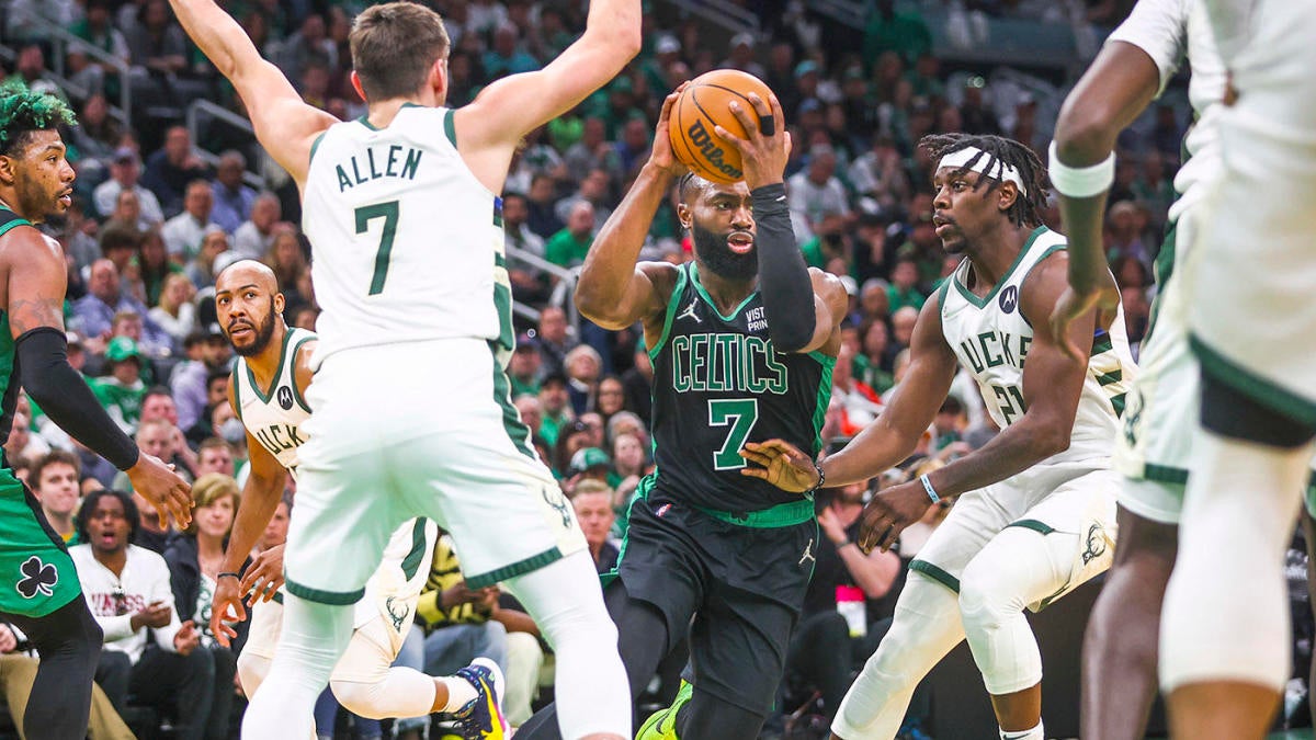 Celtics vs. Bucks score: Live updates from NBA playoffs as Giannis Antetokounmpo, Jayson Tatum meet in Game 1