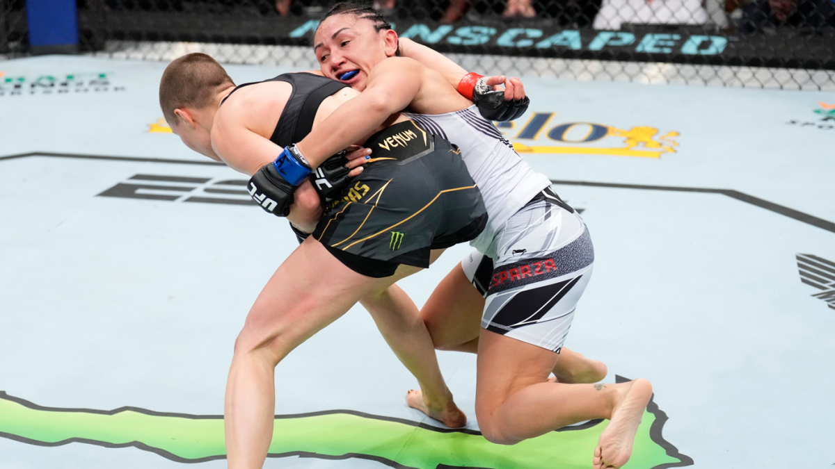 carla-esparza-namajunas-takedown-getty.png