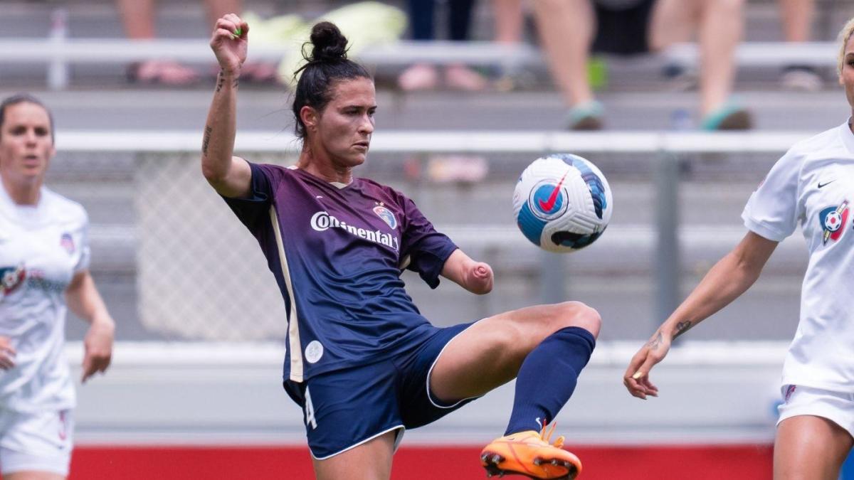 Carson Pickett on winning her first NWSL trophy with North Carolina  Courage: 'Everyone here is really special' - CBSSports.com
