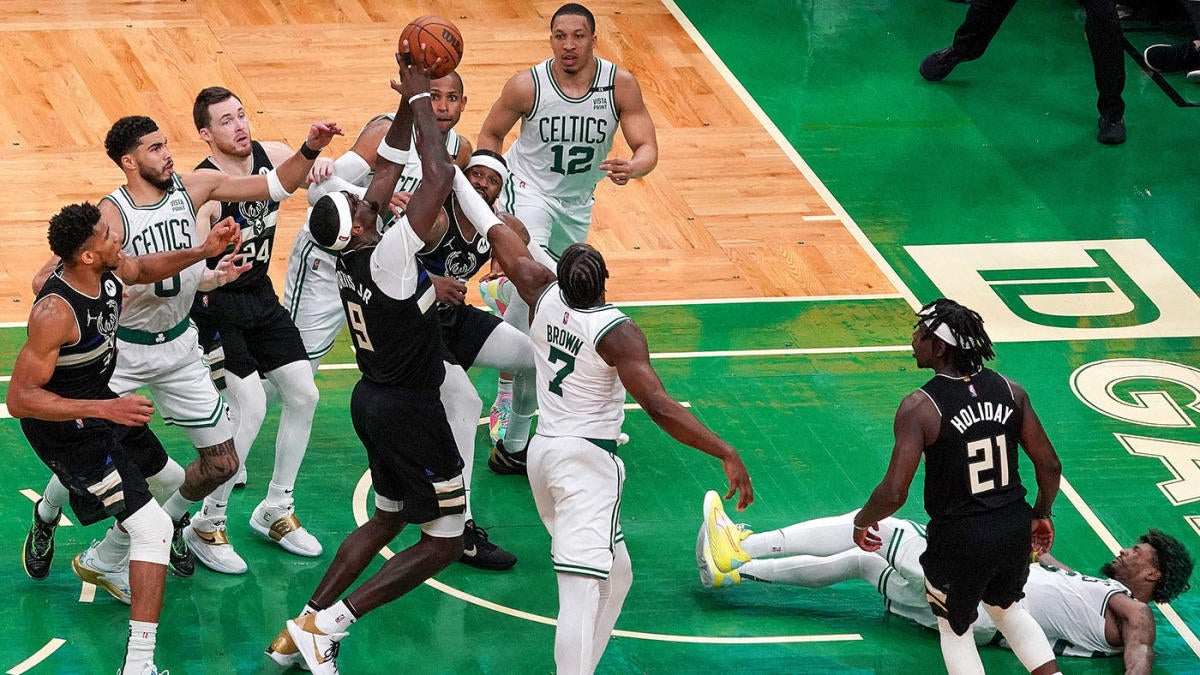 Why the under is the best play for Bucks vs. Celtics, plus other top