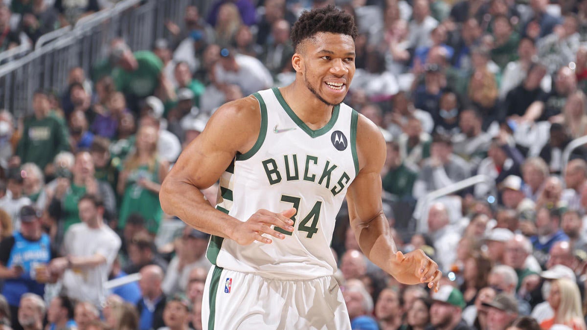 New No Dunks! Giannis Antetokounmpo's career-high 55 points, whether  De'Aaron Fox and Domantas Sabonis will both be selected to the…