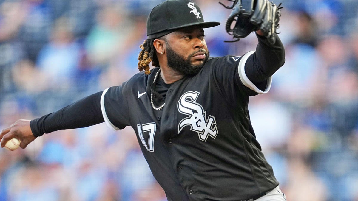 Giants' Johnny Cueto comes off COVID IL after one day, expected to