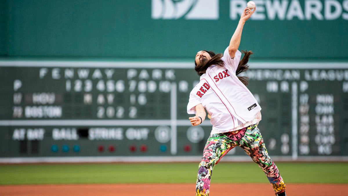 Lot Detail - 2021 Steve Aoki Celebrity All-Star Softball Game Used & Signed  Los Angeles Dodgers #77 Road Jersey (Aoki LOA) - 100% of Proceeds Donated  to The Aoki Foundation