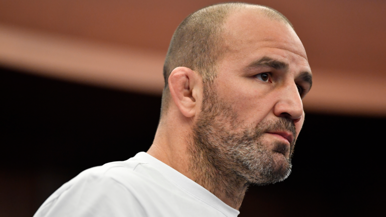 glover-teixeira-headshot.png