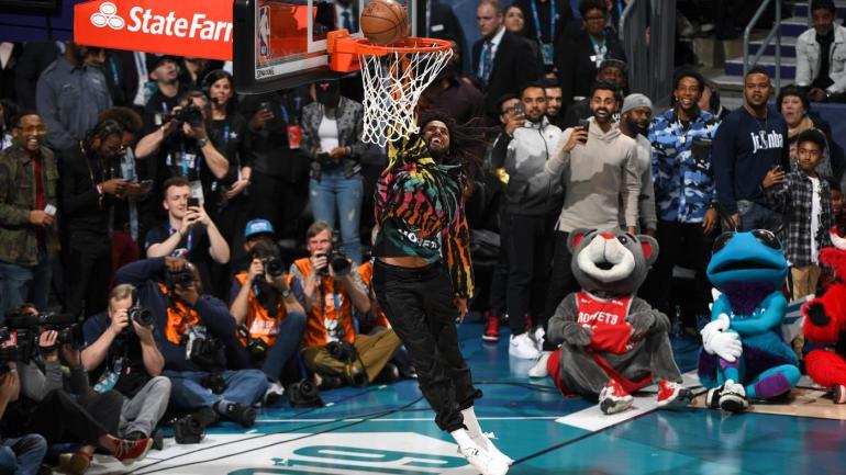 Rapper J. Cole akan melanjutkan karir bola basket pro dengan Scarborough Shooting Stars di Kanada, menurut laporan