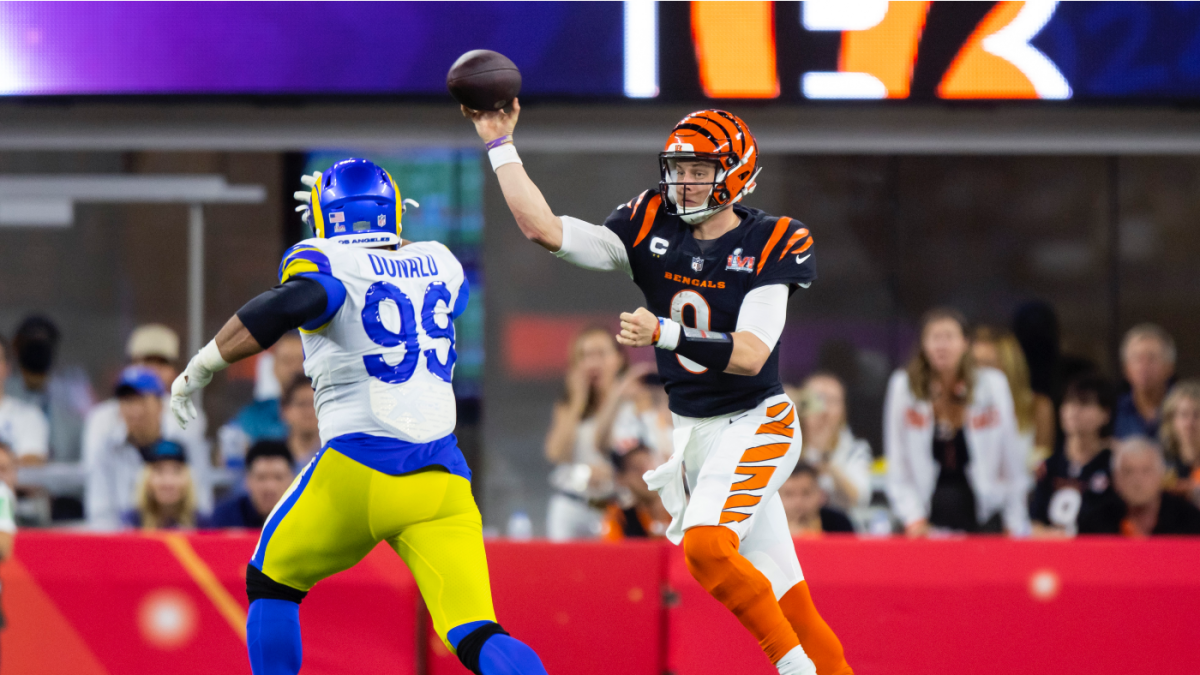 Bengals take team photos, first look at Super Bowl LVI locker room